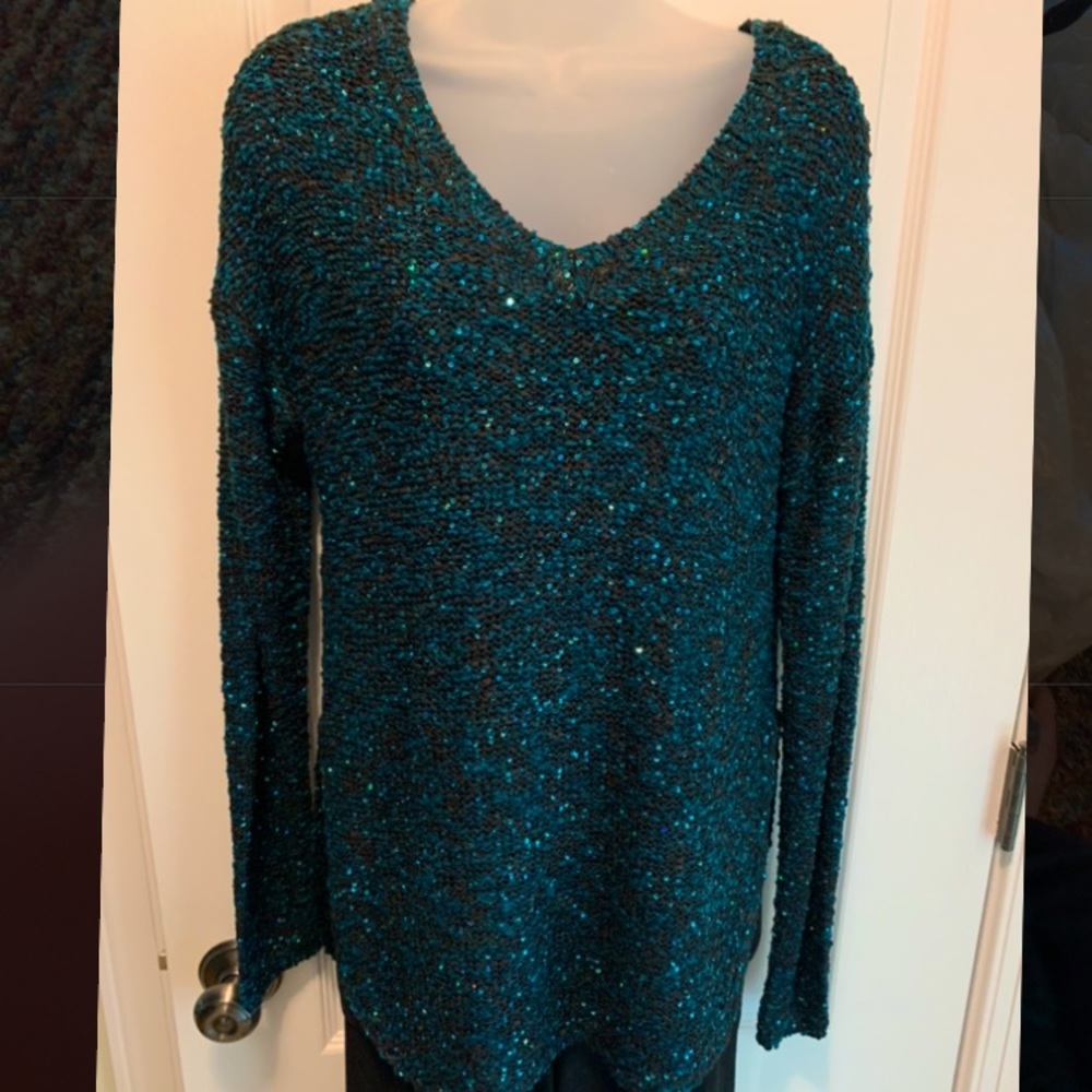 Beautiful APT.9 Women’s Holiday Sweater